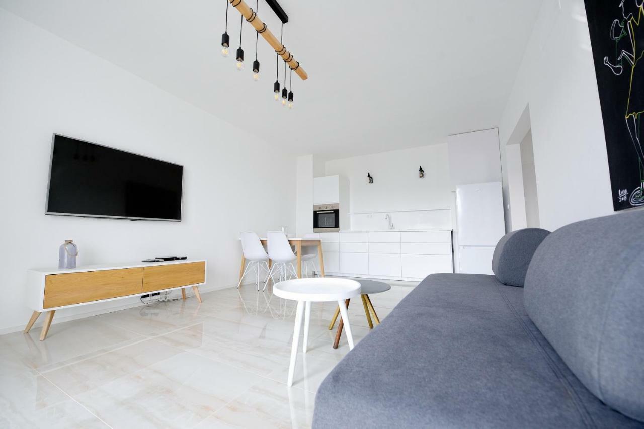 Center Aupark Apartment Пиещани Екстериор снимка