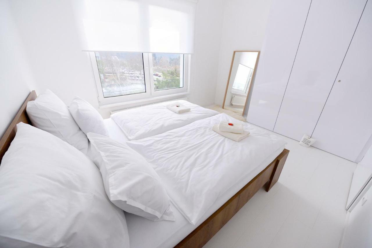 Center Aupark Apartment Пиещани Екстериор снимка