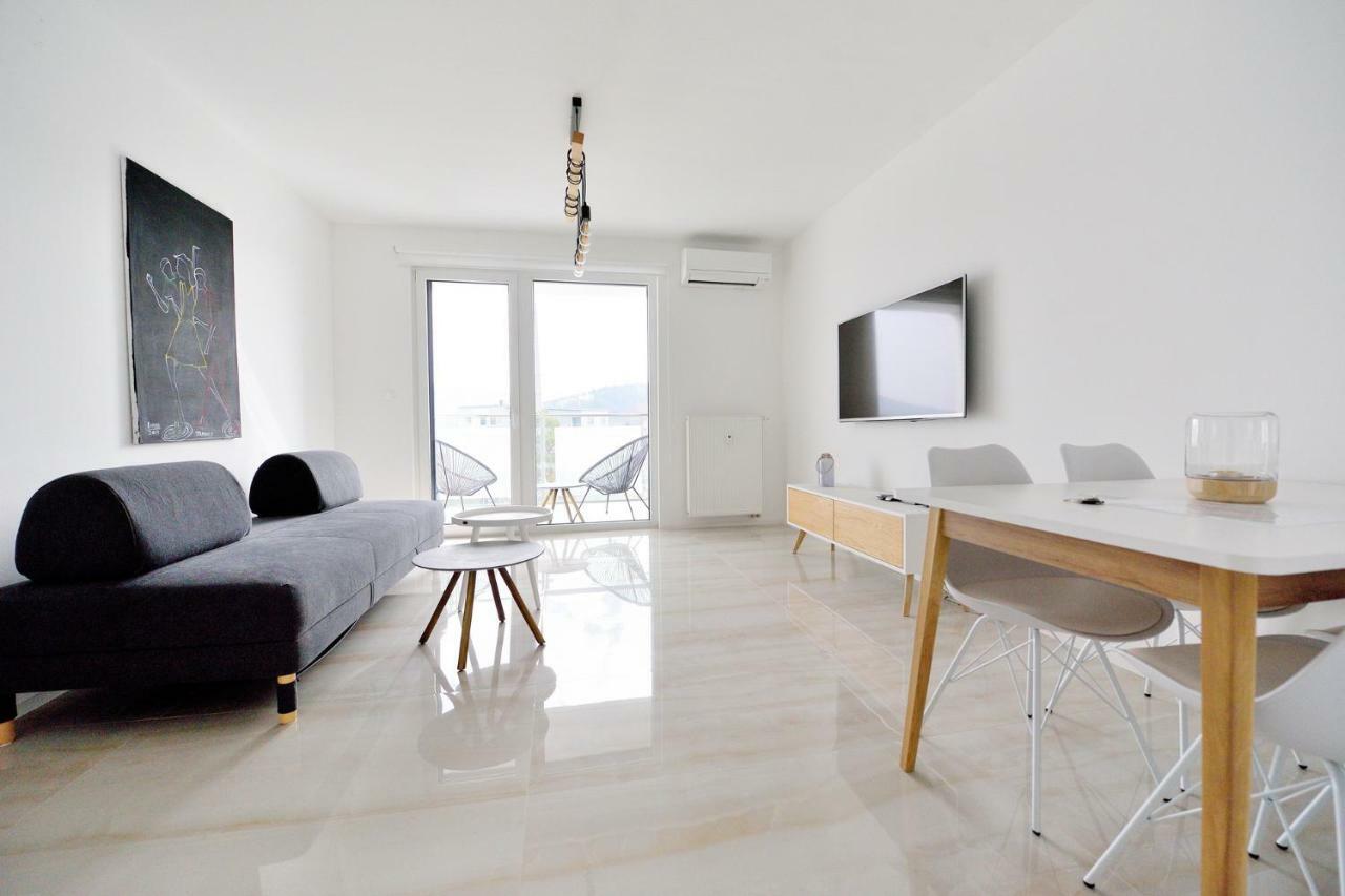 Center Aupark Apartment Пиещани Екстериор снимка